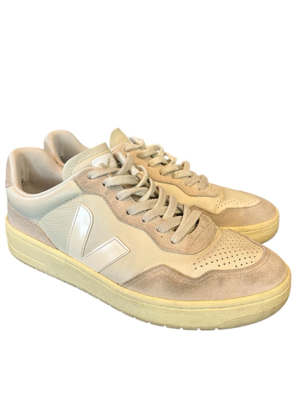 Veja V-90 Organic Traced Leather White Pierre Lace-Up Sneaker size 9